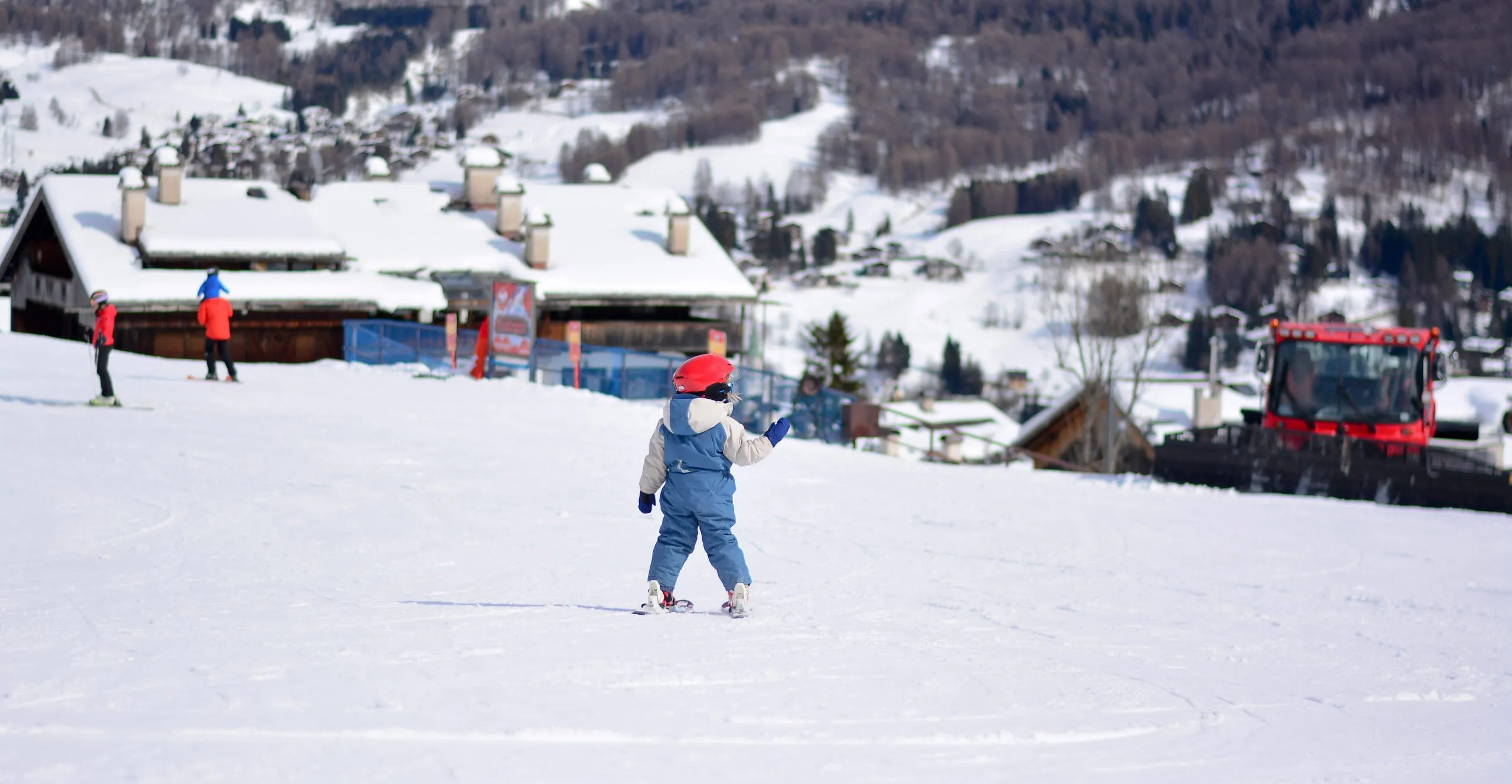 Child on skis.